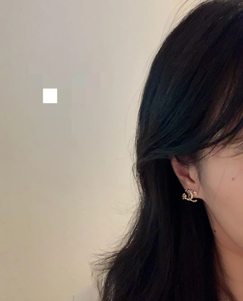 Ch**el earrings